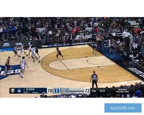 疯狂三月穆林斯超远三分绝杀康大逆转杜克晋级四强