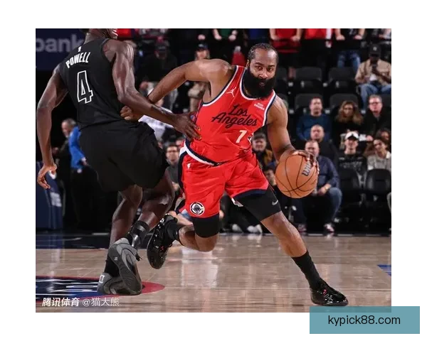 数据帝狂飙53分追平哈登詹姆斯创造NBA历史新纪录